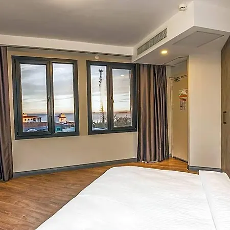Grand Royal Hotell 3*